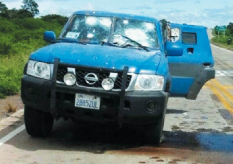 Veículo de transporte de valores foi atacado pelos assaltantes na estrada - Foto: Divulgação