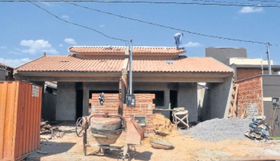 Imóveis que estão sendo construídos em vários bairros de Campo Grande têm limite de financiamento de até R$ 180 mil - Foto: Valdenir Rezende / Correio do Estado