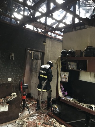 Incêndio destruiu casa e matou mulher e criança (Foto: Polícia Civil/ Divulgação)
