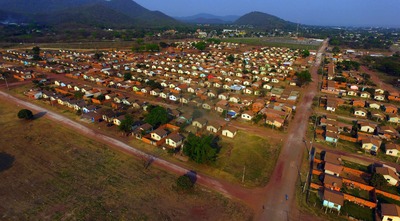 Residencial, cuja construção foi finalizada em 2013, é desprovido de asfalto, escola, posto de saúde e espaço de lazer