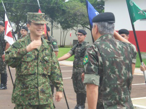 O general Rui, recepcionando general Kiyofumi Iwata, chefe do Estado Maior das Forças Terrestres de Auto Defesa do Japão - Fotos: Joandra Alves