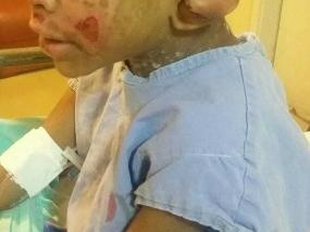 O caso do menino de 4 anos comoveu pessoas de vários estados do País, que querem adotá-lo e também doar roupas e brinquedos. (Foto: Divulgação)