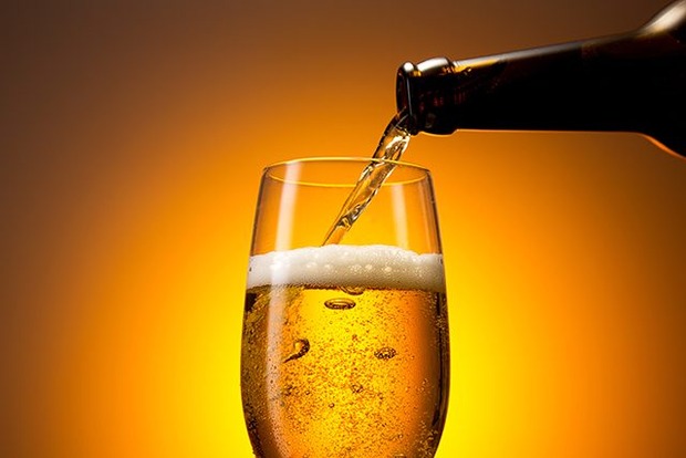 Três bares vendem cerveja à metade do preço no dia 30 Três bares vendem cerveja à metade do preço no dia 30