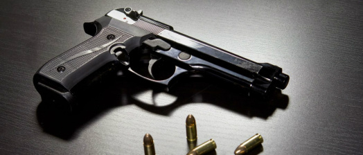 Adolescente de 16 anos é baleada dentro de escola na Bahia Adolescente de 16 anos é baleada dentro de escola na Bahia