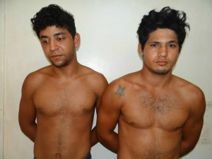 Dupla é presa após realizar quatro roubos em Dourados Dupla foi presa durante a madrugada em Dourados - Fotos: Osvaldo Duarte