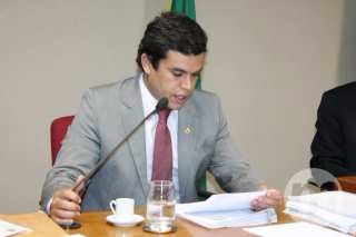 O autor do projeto, deputado Beto Pereira (PSDB), disse não se importar com um possível desgaste com a categoria por conta do projeto.