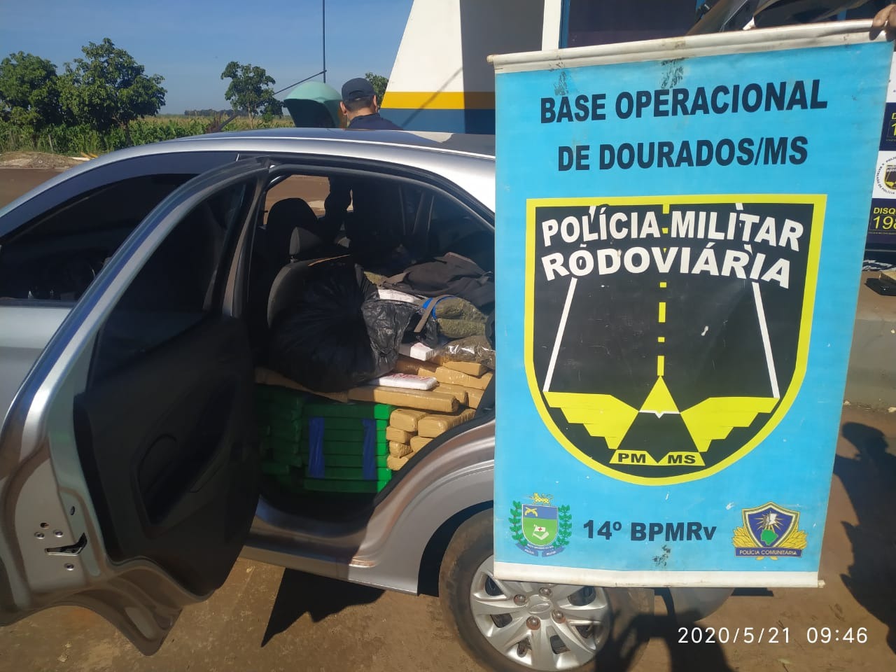 PMR apreende mais de meia tonelada de drogas em Dourados PMR apreende mais de meia tonelada de drogas em Dourados