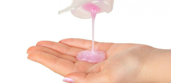 Sabonetes, xampus e gels podem fazer mal à pele?