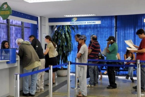 Quem não fizer a comprovação de vida no tempo previsto poderá ter seu pagamento bloqueado - Foto: Divulgação/Agência Brasil