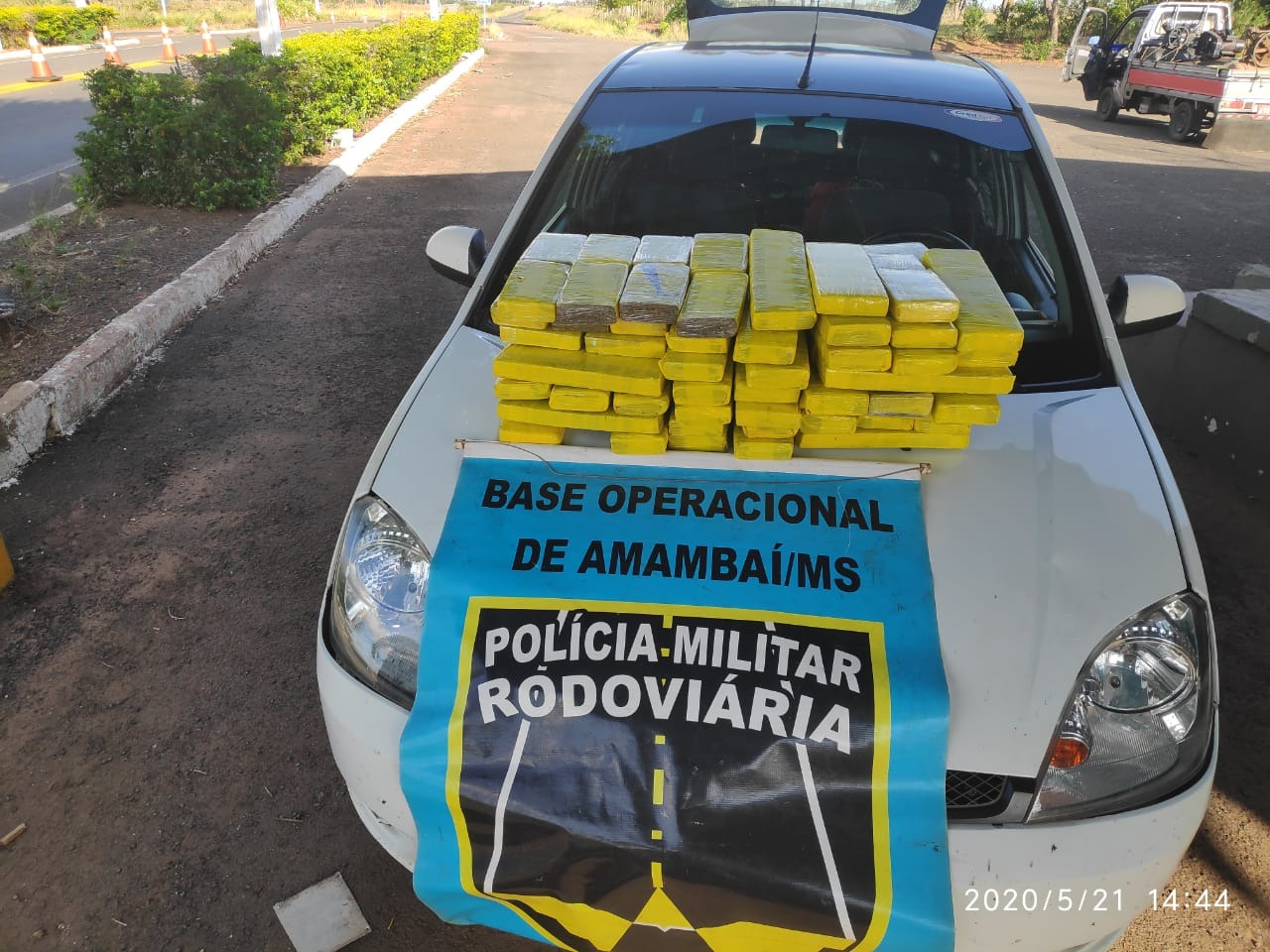 Operação Hórus: PMR localiza mocó em veículo e apreende drogas Operação Hórus: PMR localiza mocó em veículo e apreende drogas