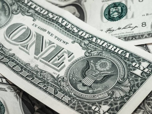 Dólar opera estável, com cautela renovada no exterior por EUA-China Dólar opera estável, com cautela renovada no exterior por EUA-China