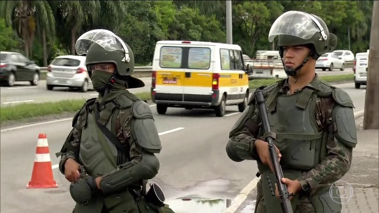 Secretaria de Segurança e Forças Armadas fazem 1ª ação desde anúncio da intervenção no RJ Secretaria de Segurança e Forças Armadas fazem 1ª ação desde anúncio da intervenção no RJ