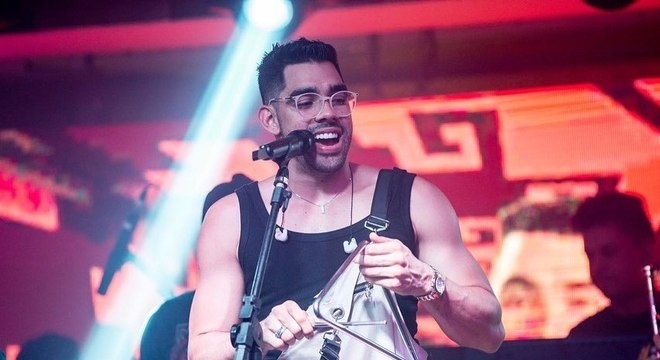 Avião que transportava cantor Gabriel Diniz cai em Sergipe Interprete da música