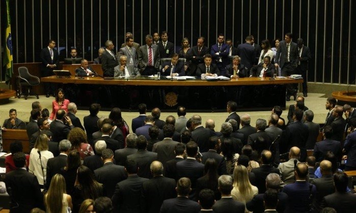 Câmara aprova decreto de intervenção federal no Rio de Janeiro Câmara aprova decreto de intervenção federal no Rio de Janeiro