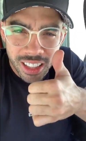 Gabriel Diniz durante o voo que caiu em Sergipe
Reprodução/Twitter