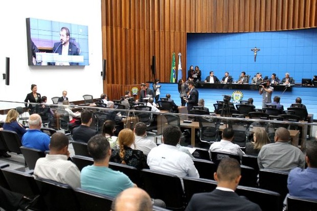 Gratuidade na religação dos serviços essenciais vai a 2ª votação