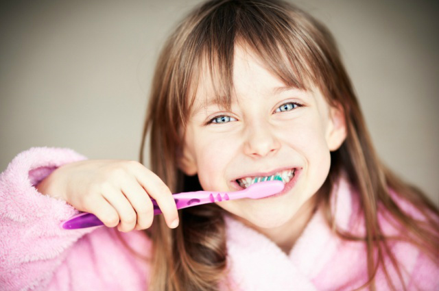Higiene bucal adequada ajuda na prevenção de manchas (Foto: iStock, Getty Images)
