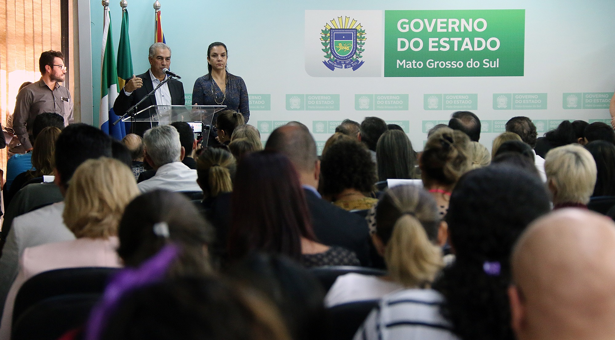 “Em briga de marido e mulher se mete a colher, sim”, defende Reinaldo Azambuja