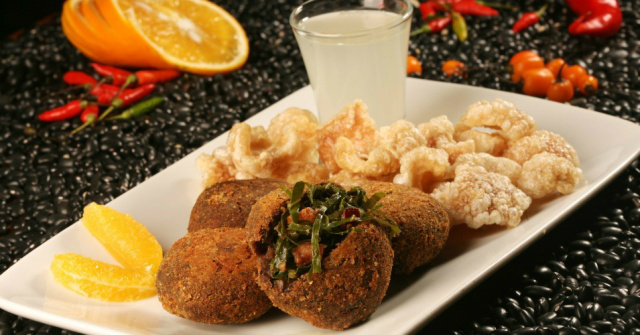 Surpreenda preparando um delicioso bolinho de feijoada aos convidados