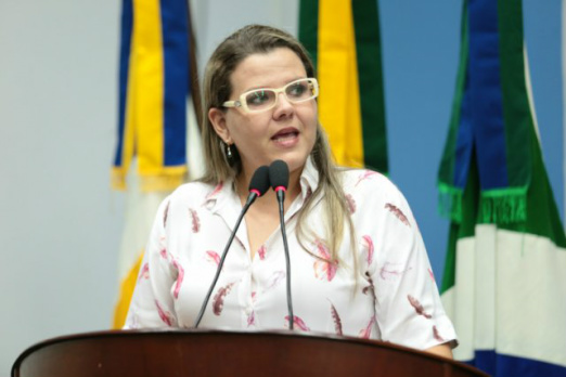 Daniela pede vagas na rede particular para atender crianças fora dos Ceims Daniela pede vagas na rede particular para atender crianças fora dos Ceims
