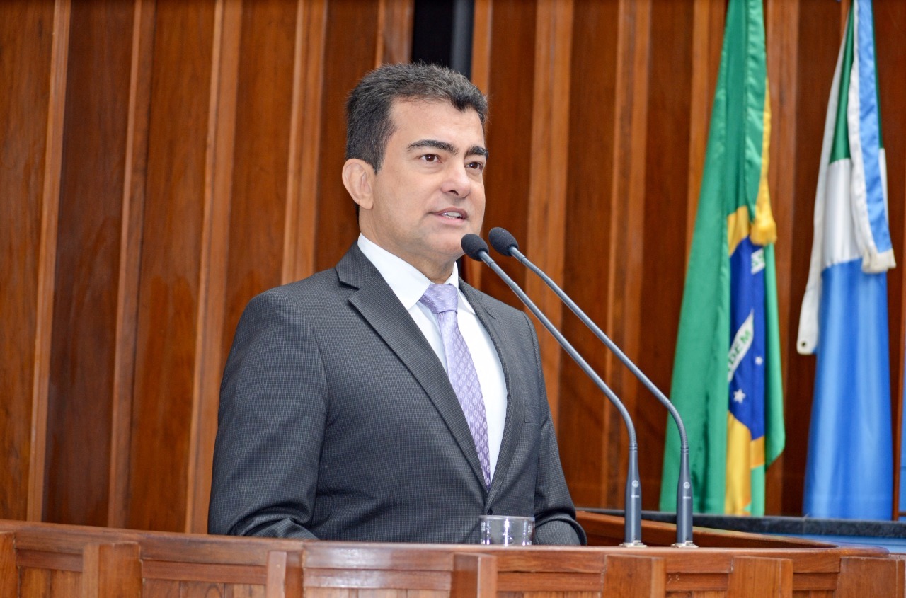 Projeto de deputado obriga divulgação de telefone que salva vidas Foto: Gildo Tavares