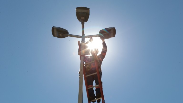 Lâmpadas de led gera economia de quase R$ 1 milhão mensal para Capital Lâmpadas de led gera economia de quase R$ 1 milhão mensal para Capital