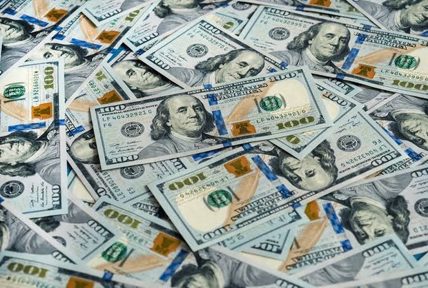 Dólar abre em leve alta nesta sexta-feira