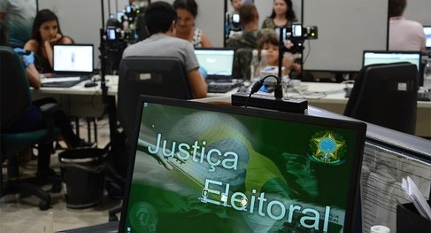 14 mil eleitores ainda não fizeram revisão eleitoral em Ponta Porã 14 mil eleitores ainda não fizeram revisão eleitoral em Ponta Porã