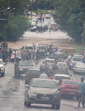 Chuva deixa município de Bonito ilhado e dez famílias desalojadas Chuva deixa município de Bonito ilhado e dez famílias desalojadas
