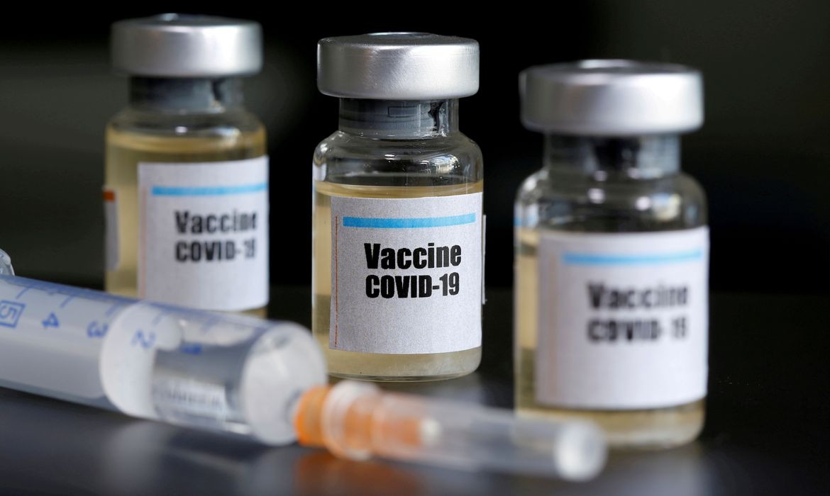 EUA planejam mega esforço de testagem de vacinas para covid-19 Dado Ruvic