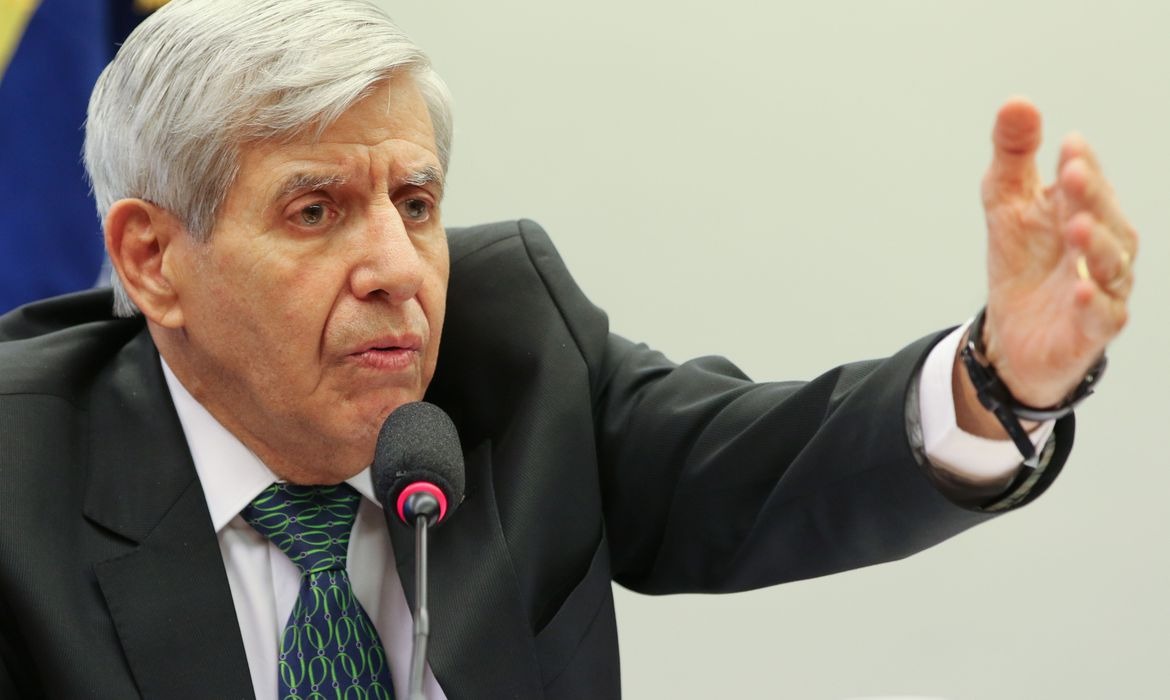 Apreensão de celular de Bolsonaro seria afronta, afirma Heleno Fabio Rodrigues Pozzebom/Agência Brasil