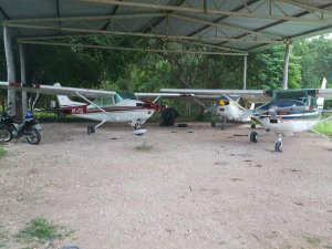 Justiça agenda para maio leilão de aviões e carros de chefão do tráfico Aviões usados para o tráfico de cocaína também serão vendidos pela Justiça (Foto: Divulgação/PF)