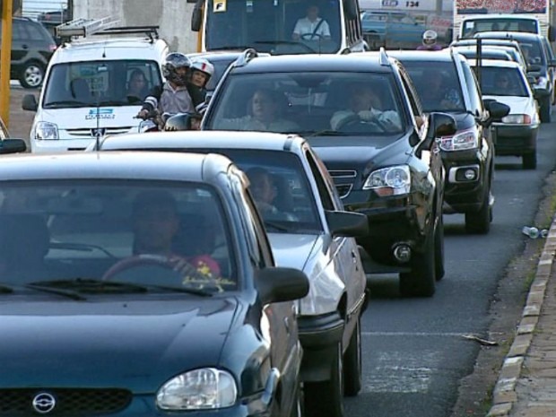 Licenciamento de veículos com placa final 9 vence na sexta