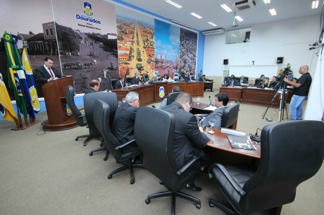 Sessão ordinária encerrou ontem ano para vereadores de Dourados, com votação em favor de gratificação (Foto: Thiago Morais