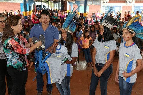 Comunidade indígena recebe o kit escolar do municipio(Foto? Assecom)