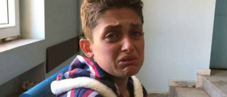 Sobrevivente de 13 anos perdeu 19 parentes em ataque químico na Síria © Reprodução CNN