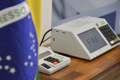 PEC deve ser aprovada até 7/10 para valer em 2018
Agência Brasil