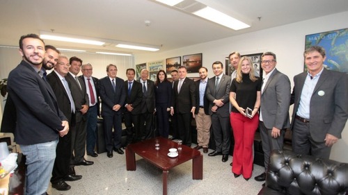 MarcosTrad pede ajuda à bancada de MS por empréstimo para recapear ruas da Capital Foto: Fotos: Assessoria senador Waldemir Moka