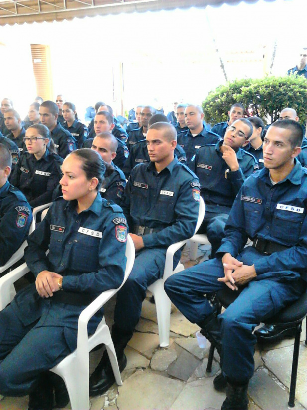 Subsecretaria de Mulheres divulga programação especial para o Mês de Março Em uma das atividades de hoje, alunos da Polícia Militar em visita ao CEAM Cuña M’baretê, na Capital