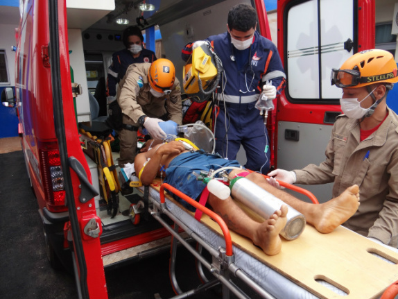 Jovem levou um tiro no abdômen e chegou a ser socorrido, mas não resistiu ao ferimento - Foto: Osvaldo Duarte