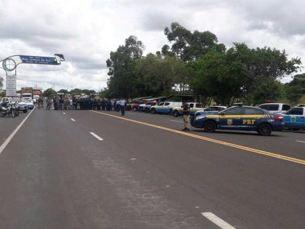 Operação reúne 67 policiais que realizam barreiras em ruas e estradas Operação Integração conta com Polícia Militar, Civil, Choque e Polícia Rodoviária Federal, com blitze e barreiras. (Foto: Divulgação)