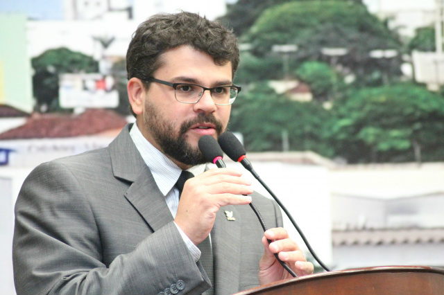 Projeto FoodTruck do vereador Maurício recebe elogios de parlamentares Vereador Maurício recebeu elogios durante sessão por parte de outros vereadores e até da comunidade(Foto: Divulgação)