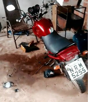 Tanque da moto foi furado por homem - Foto: Divulgação/PM
