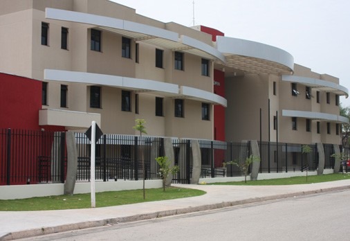 Justiça determina que empresa de telefonia idenize consumidor por cobrança ilegal