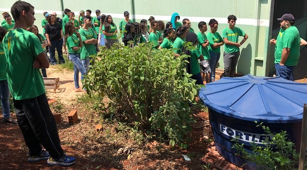 Escola estadual de Campo Grande economiza 2 mil litros de água por mês com projeto de ciências Escola estadual de Campo Grande economiza 2 mil litros de água por mês com projeto de ciências