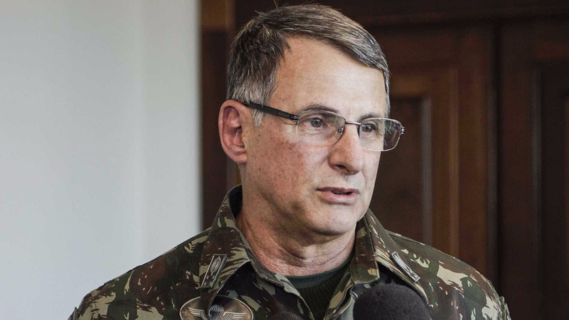 'Intervenção militar não é solução', diz substituto de Mourão