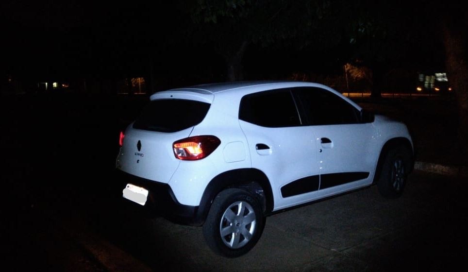 PM encontra em estacionamento de hospital carro tomado em assalto