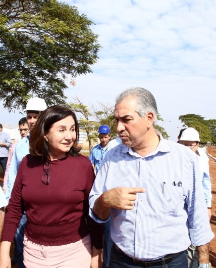 Parceria entre poderes viabilizam reinício das obras de 200 casas populares em Dourados