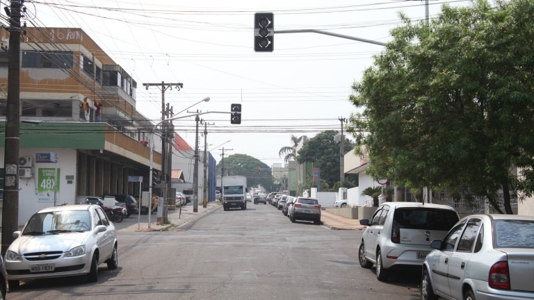 Agetran chega a 67 semáforos instalados e já substituiu 60 equipamentos Agetran chega a 67 semáforos instalados e já substituiu 60 equipamentos
