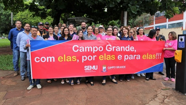 Prefeitura realiza blitz de campanha de conscientização pelo fim da violência contra a mulher Prefeitura realiza blitz de campanha de conscientização pelo fim da violência contra a mulher